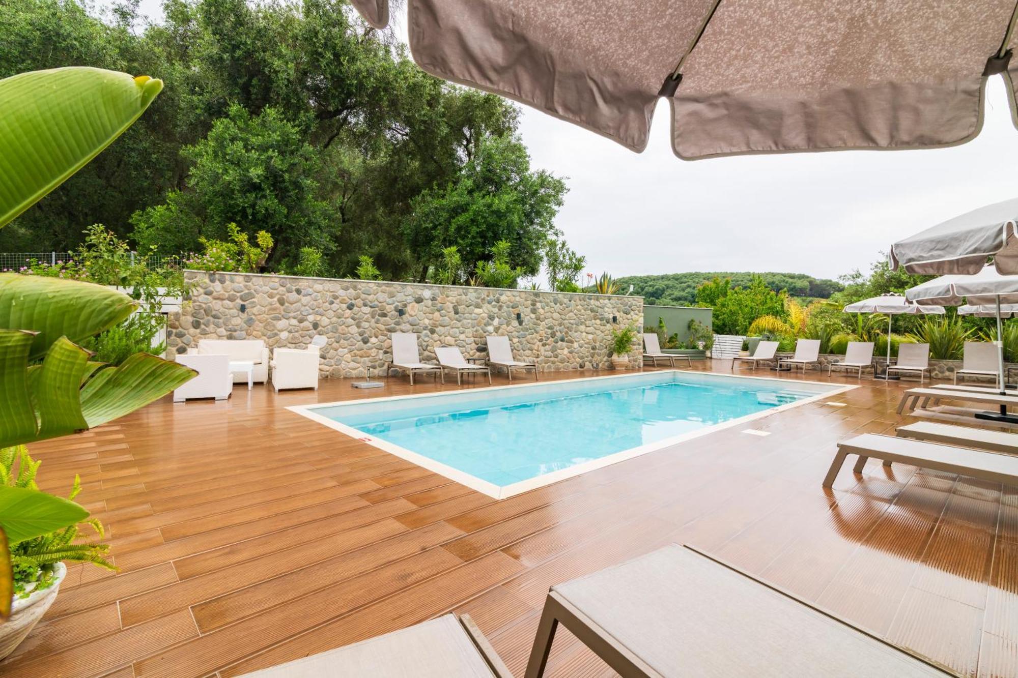 Olia Suites Parga Exterior photo